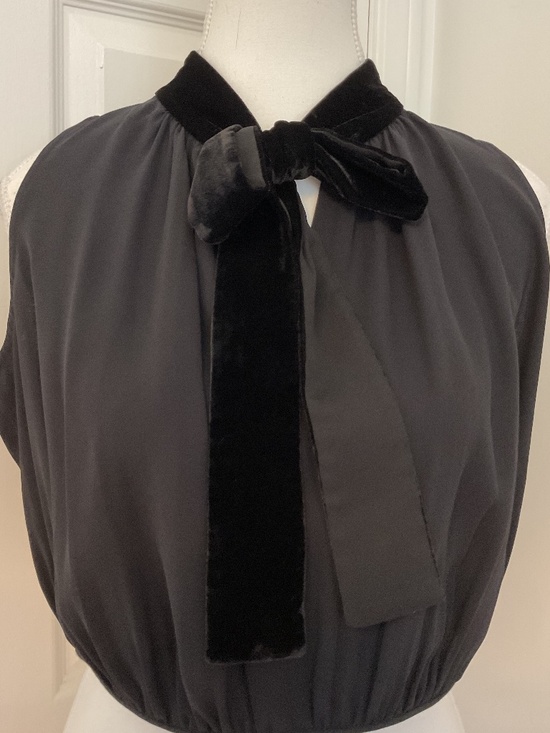 kate spade Tops - ⭐️ Kate Spade New York Black Velvet Bowed Top - size 4